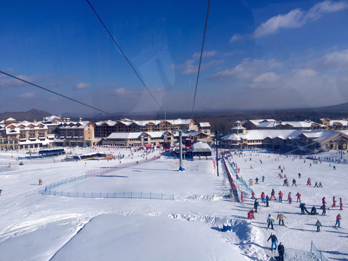 长白山西坡野雪滑雪场图片