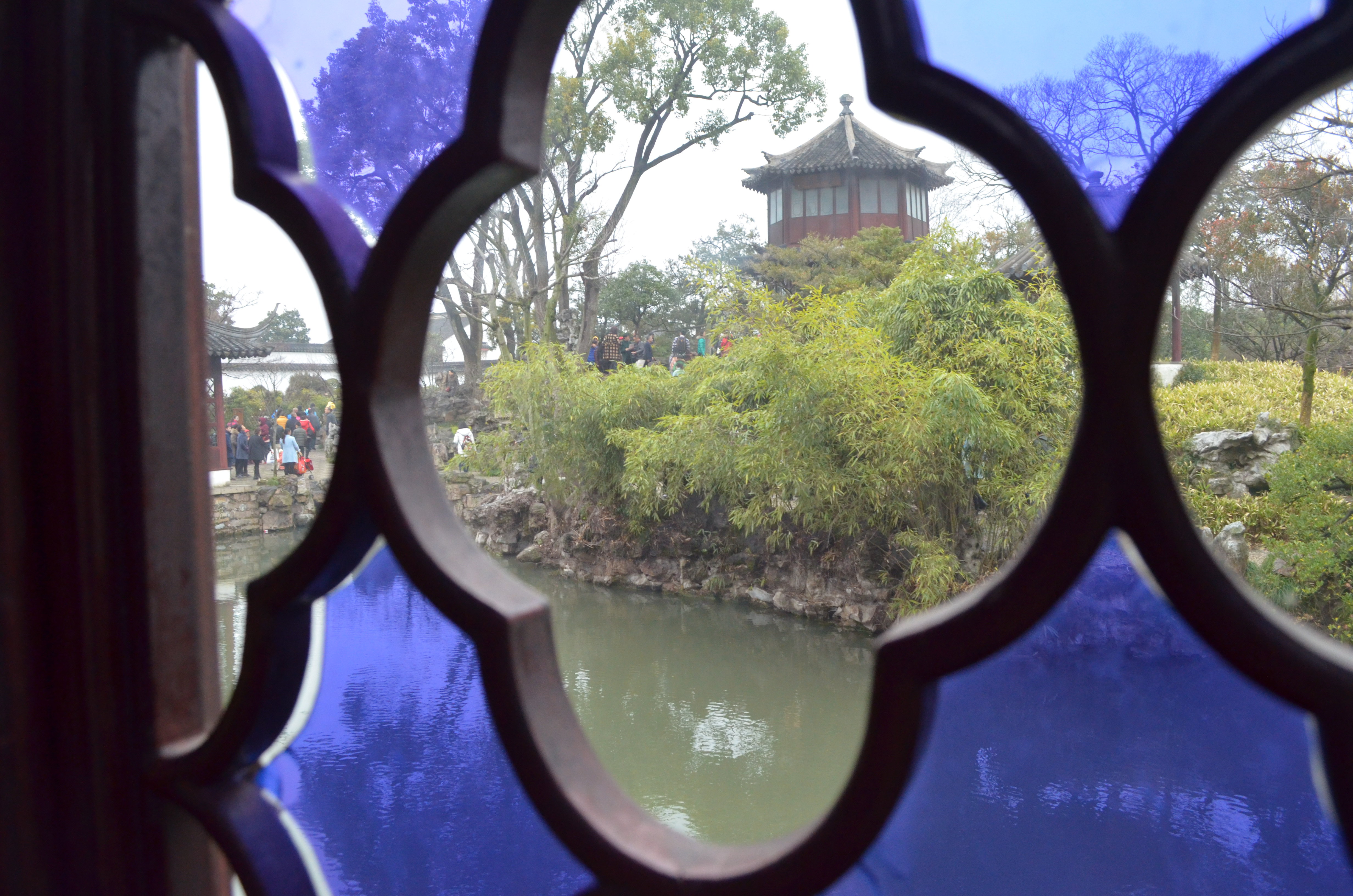 【携程攻略】苏州拙政园景点,地处苏州古城区,园子建筑面积很大,是