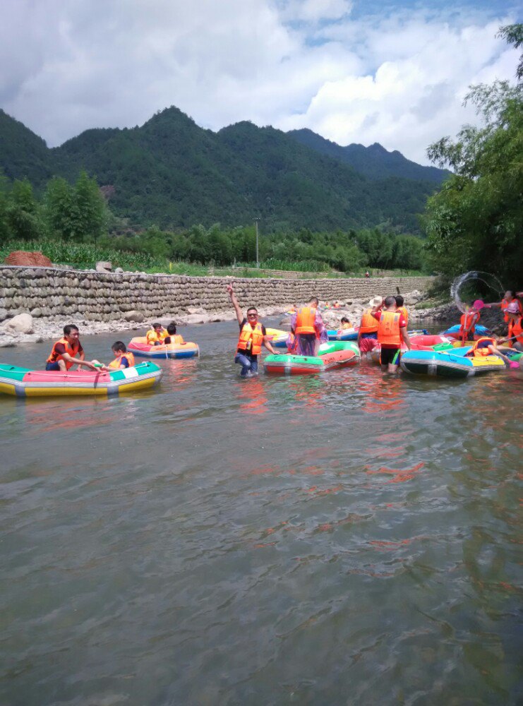 龙井峡漂流