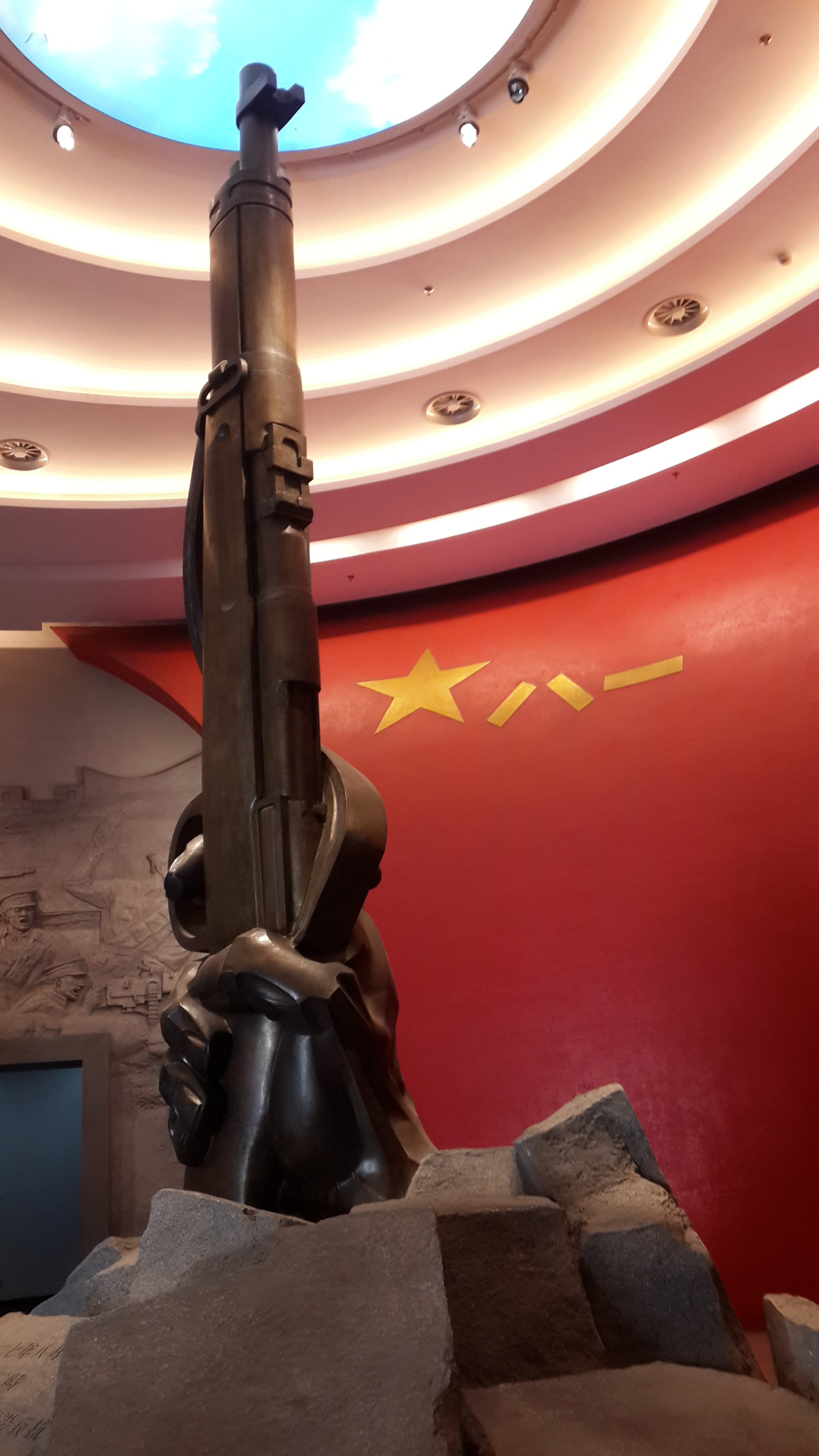 而中山路的八一起义纪念馆正是对从民国到当代南昌及党的发展最好的