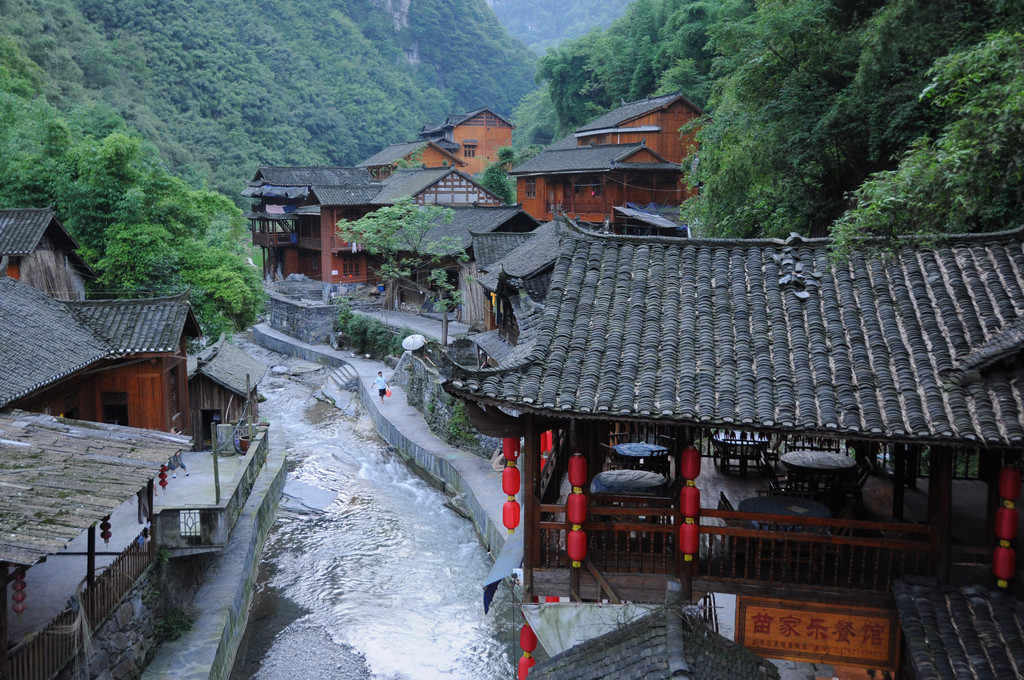 湘西之行(四) (張家界,黃龍洞,猛洞河,德夯苗寨,鳳凰古城)之德夯苗寨