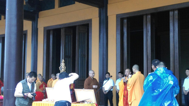 法起寺主持 CghzgVW5ed6AdC1rAAGiw_m8hhY640_R_640_10000_Q90.jpg?proc=autoorient