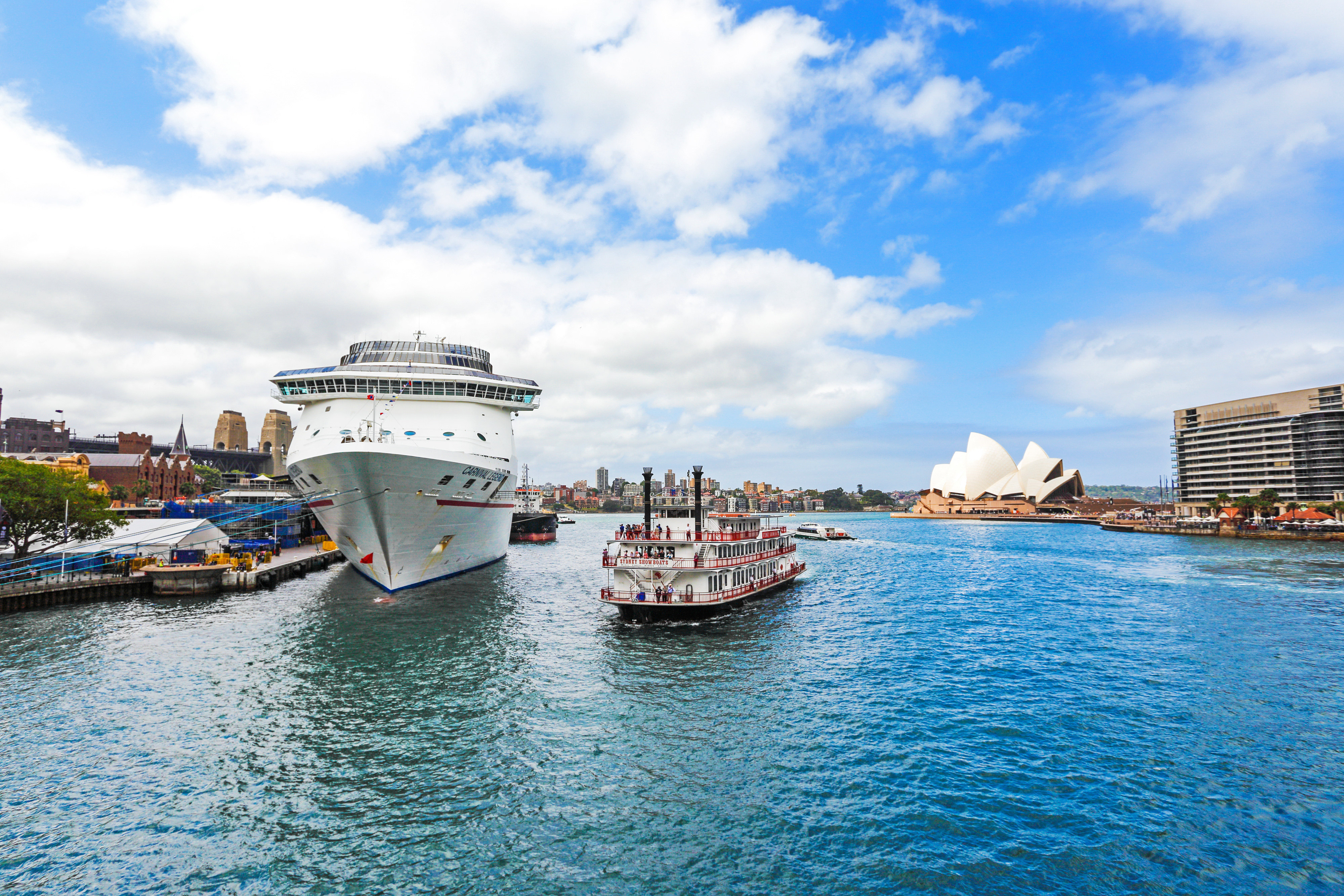 悉尼港货船图片