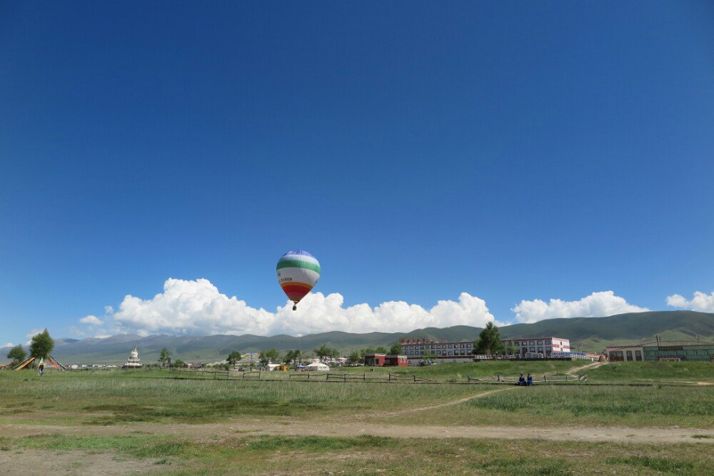 青海旅游攻略必玩的景点(青海旅游攻略必玩的景点大全)