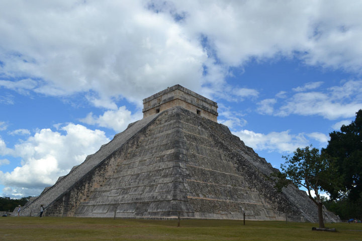  @el castillo,羽蛇神金字塔.这座建筑实际上是用石头建成的玛雅历法.