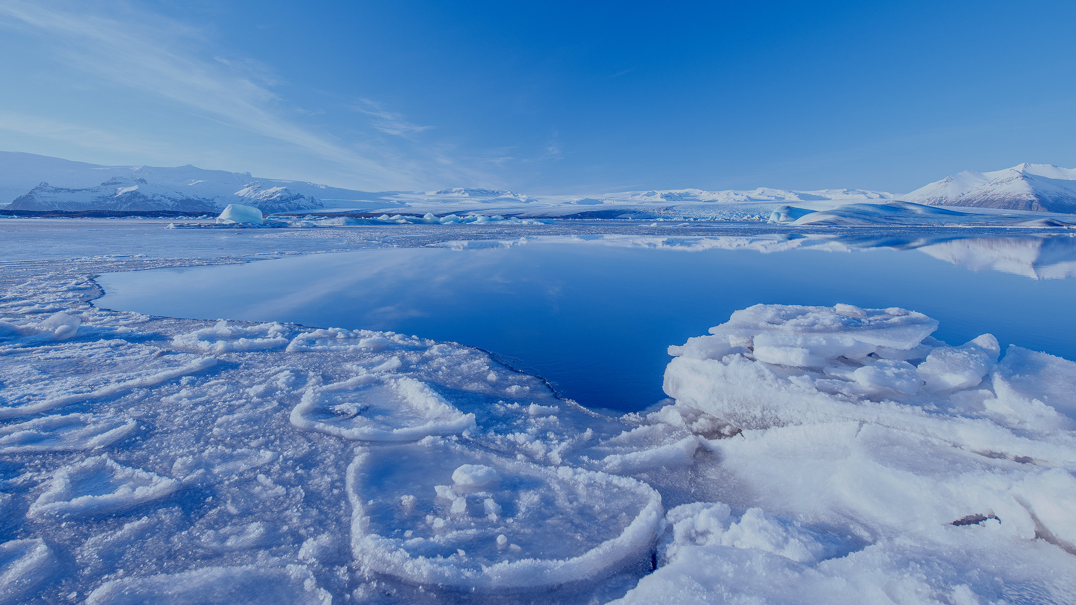 【携程攻略】冰岛东部区冰河湖景点,非常著名的摄影景点,日出日落都有