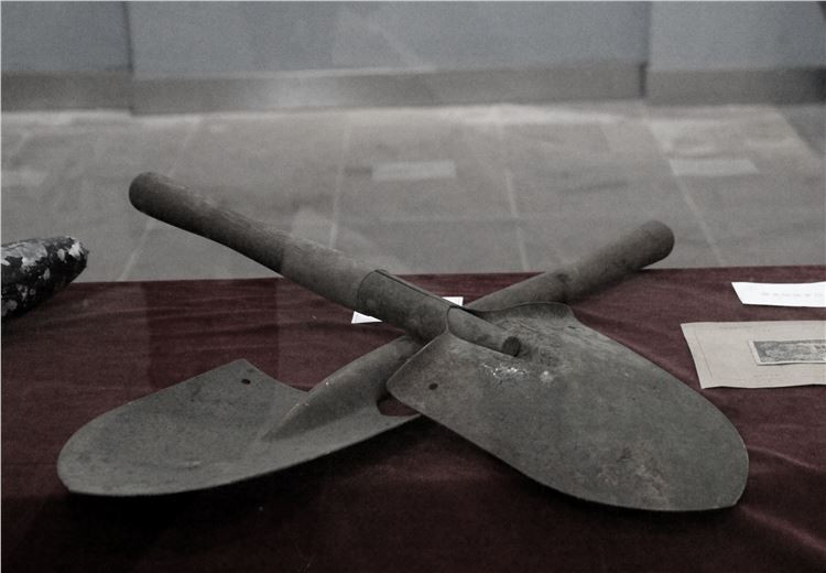 新四军纪念馆在太湖冲山,光福镇西太湖中的一座小岛,面积不足3平方