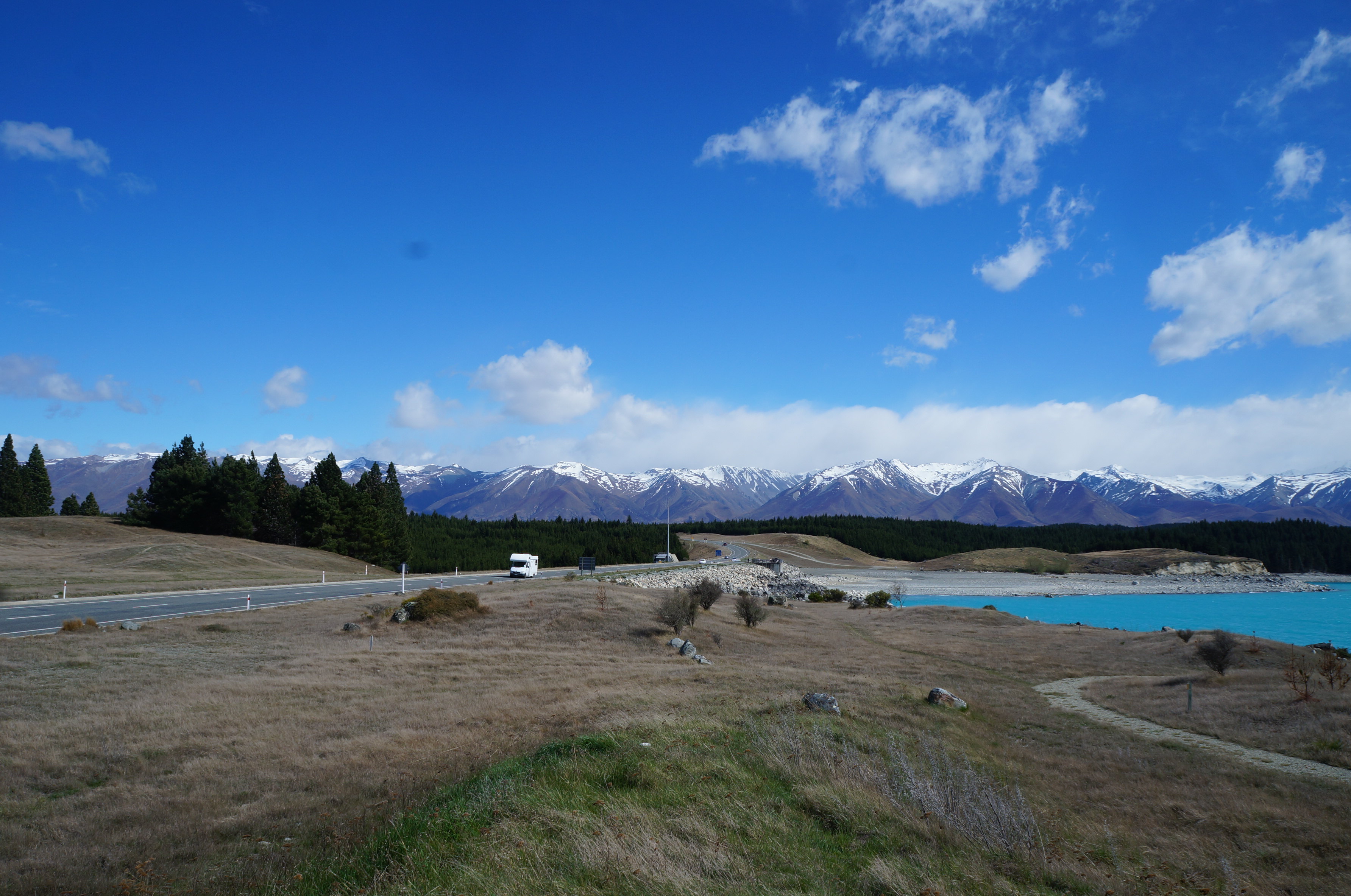 普卡基湖