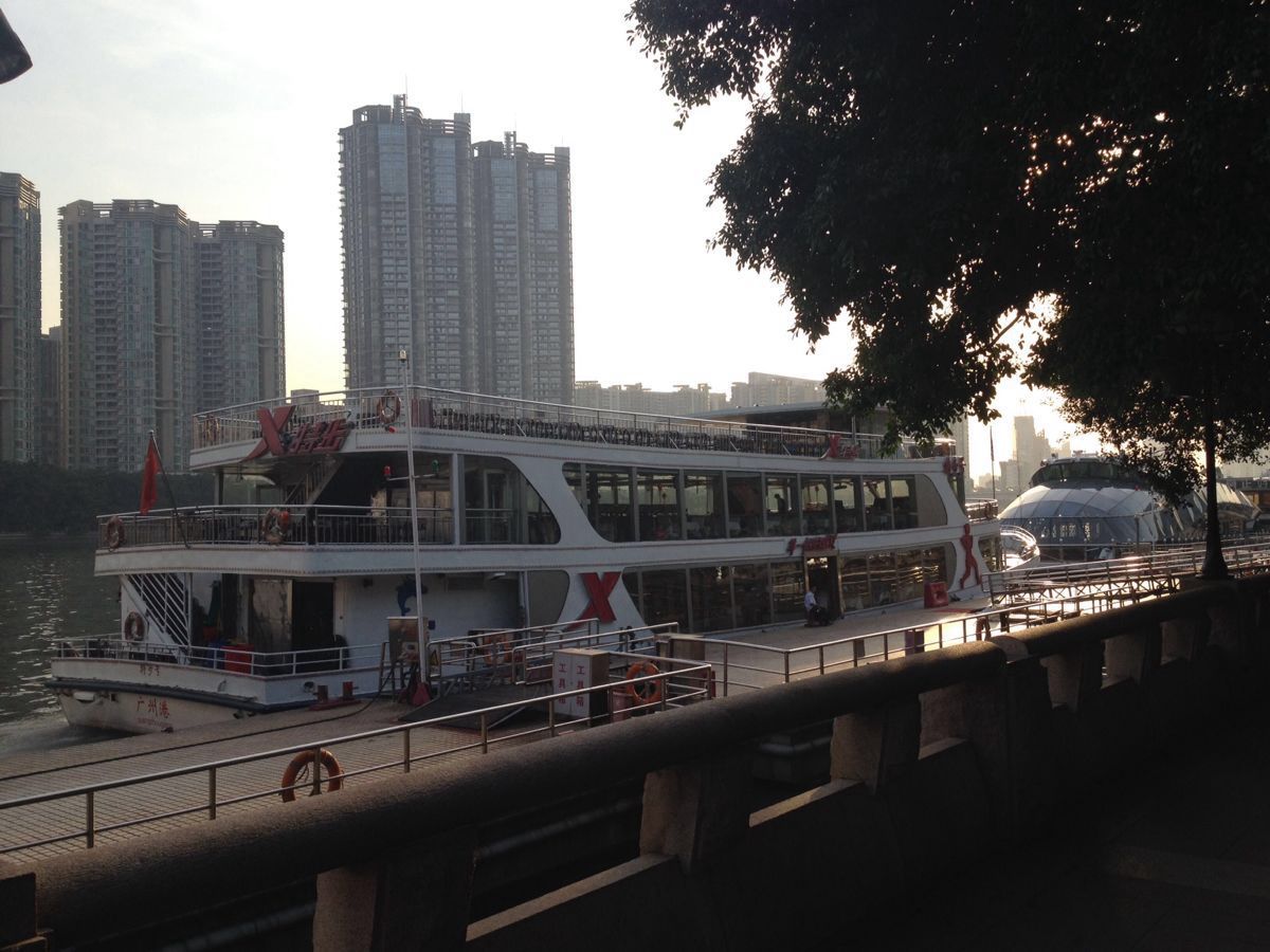 在大沙头码头乘18:40的船可以多在江面上玩20分钟