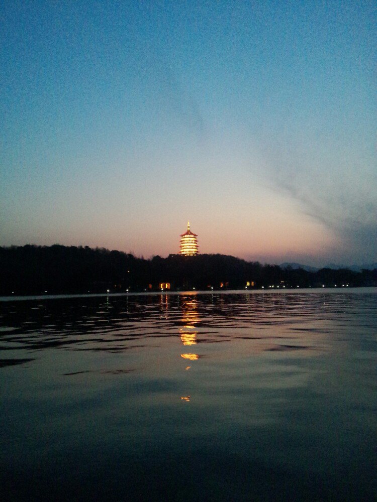 【携程攻略】杭州西湖景点,西湖蛮大的,可以去逛逛!