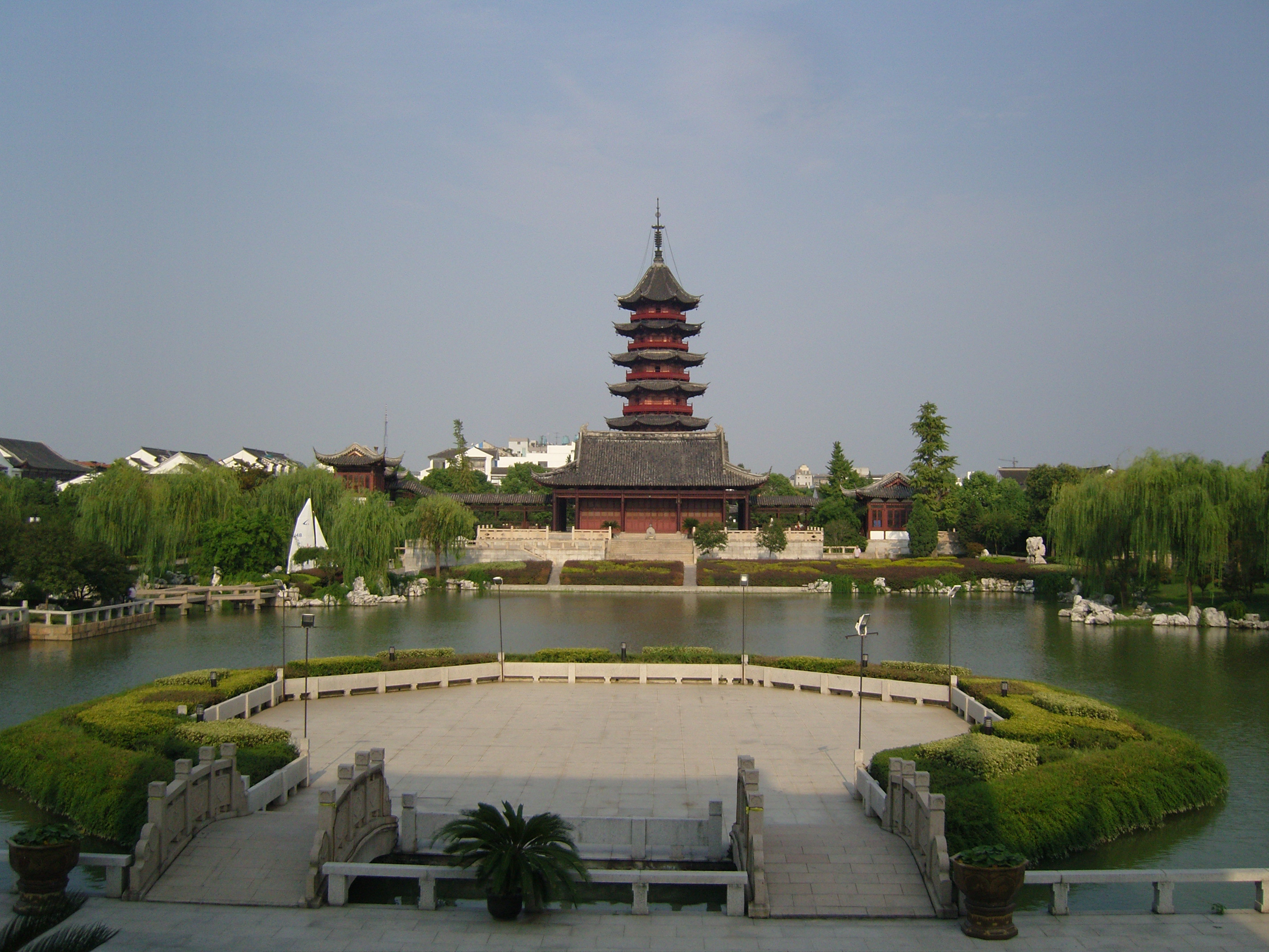 【携程攻略】苏州瑞光塔景点,从水陆城门初折回到瑞光塔,留给我的登塔