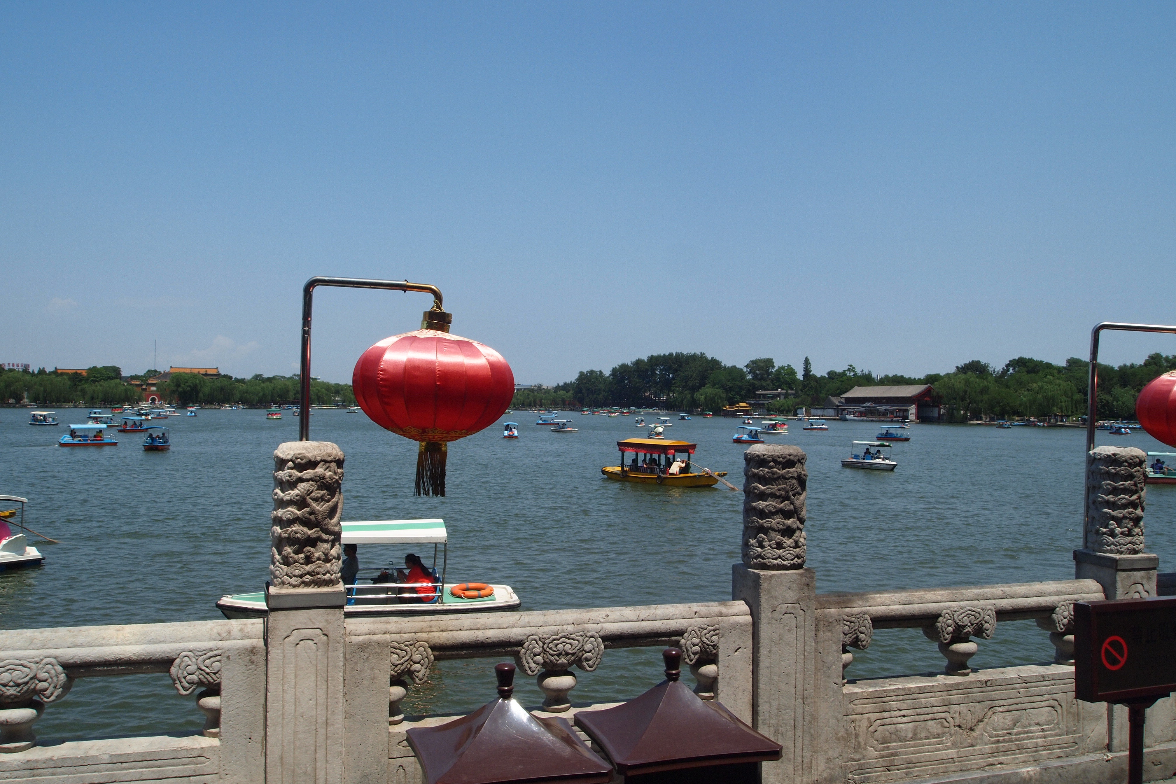 【攜程攻略】北京北海公園景點,讓我們蕩起雙槳,小船兒推開波浪,我們