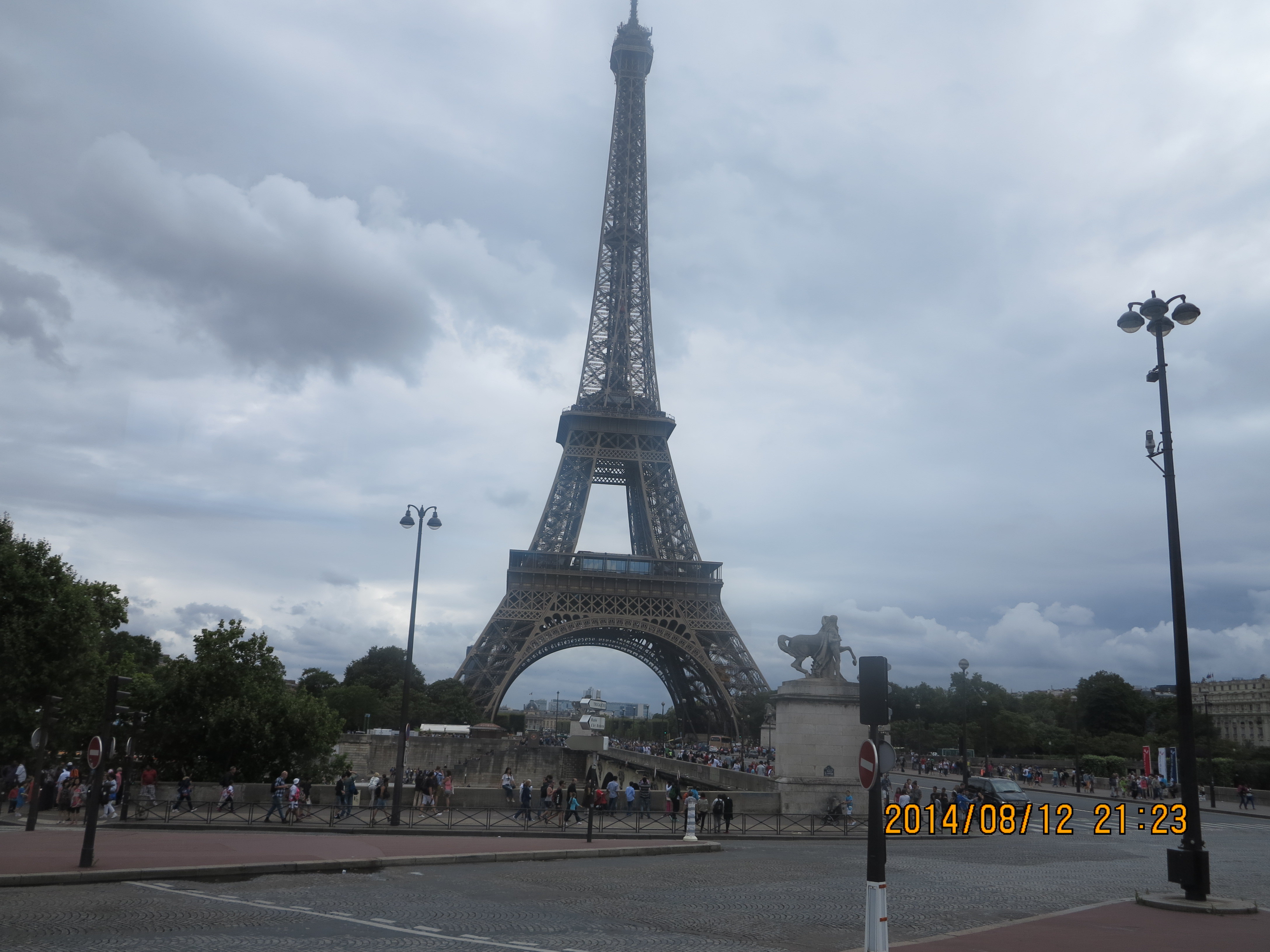 埃菲尔铁塔，法国巴黎 (© Susanne Kremer/eStock Photo)