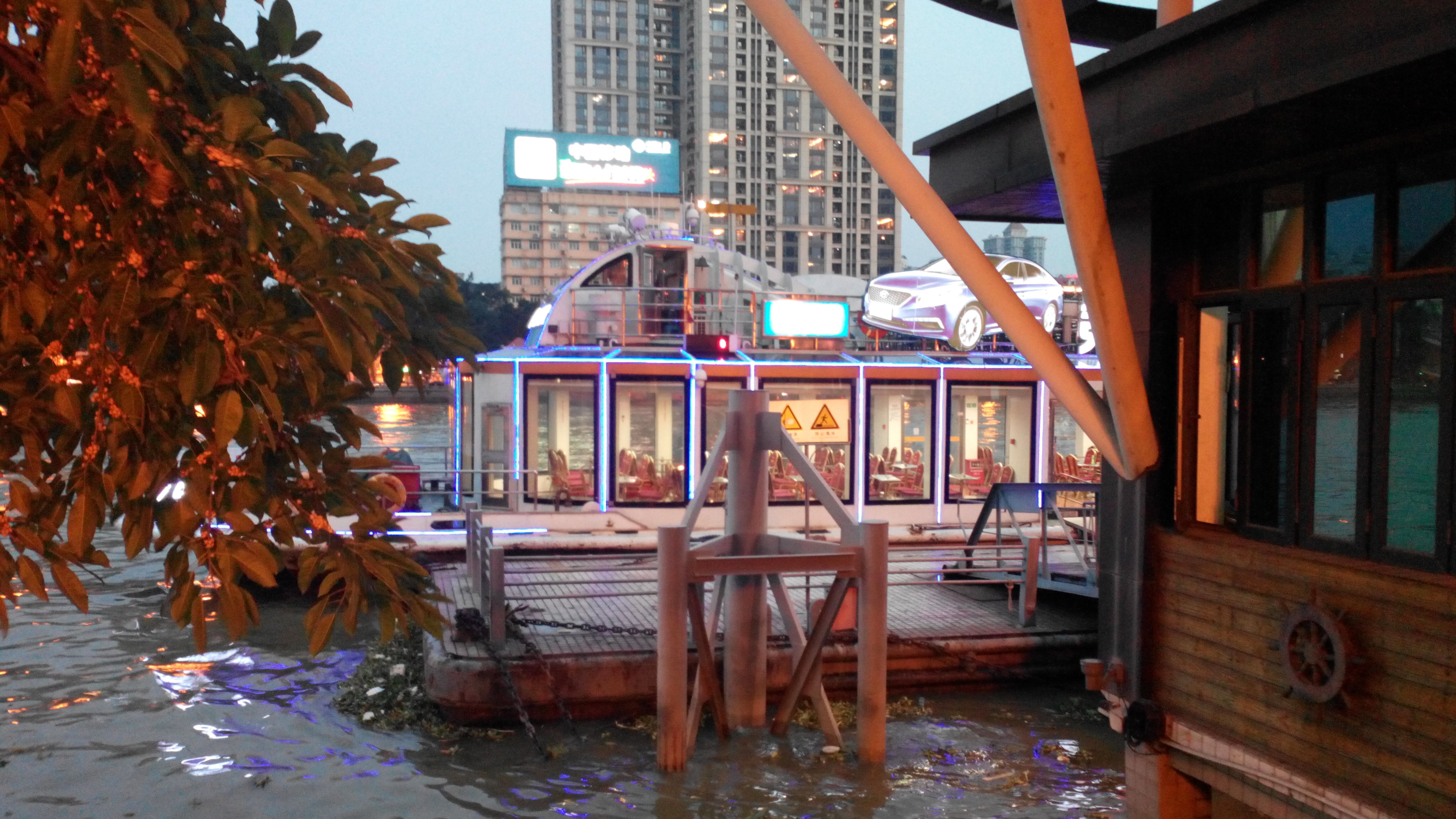 2023珠江夜游省总码头玩乐攻略,,有时候堵车的话,坐坐水