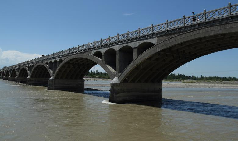 伊犁河大桥老照片图片