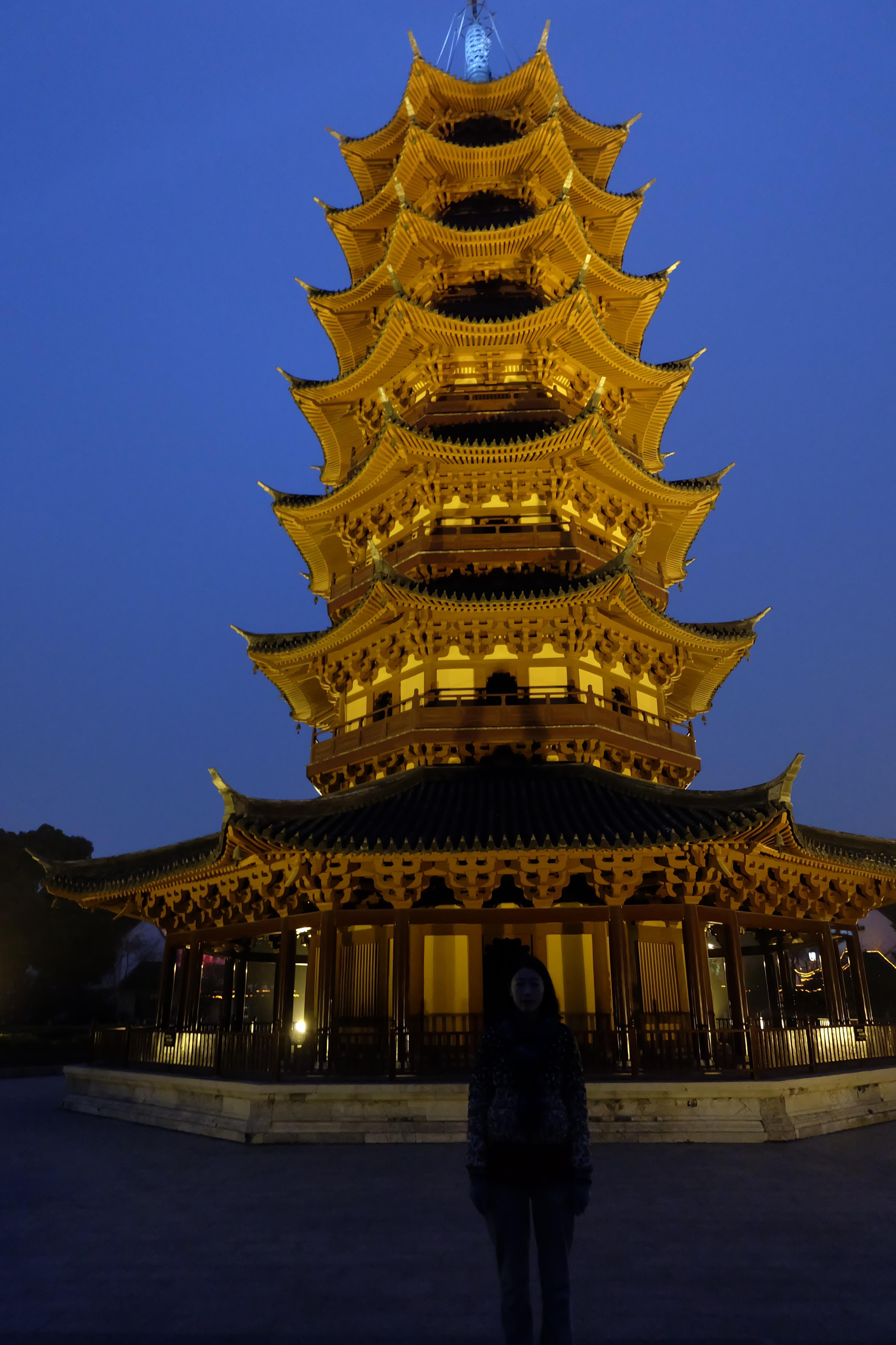 首先,盘门景区还算是挺值得去游览的,算