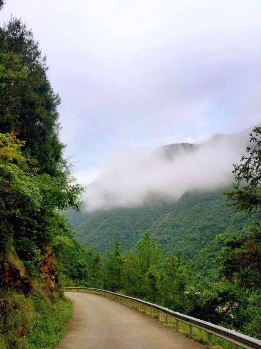 江油云乐山青龙峡漂流图片