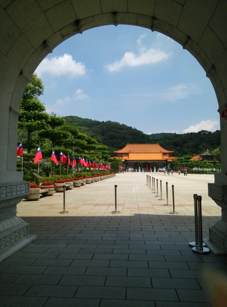 【携程攻略】台北忠烈祠景点,忠烈祠,供奉同盟会及国军在北伐,抗日及