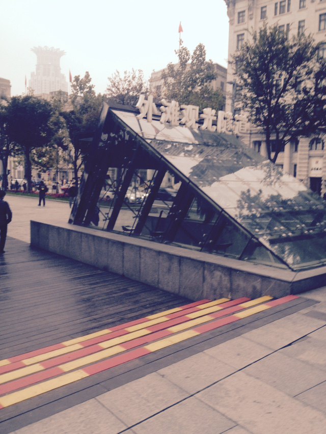 外滩人行观光隧道