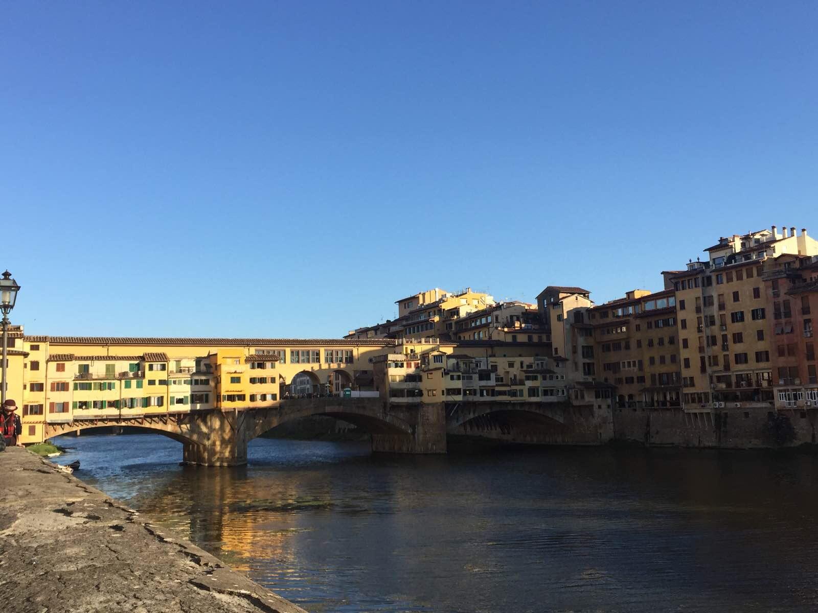 【携程攻略】佛罗伦萨老桥景点,老桥 这座建在阿诺河上最著名最古老的