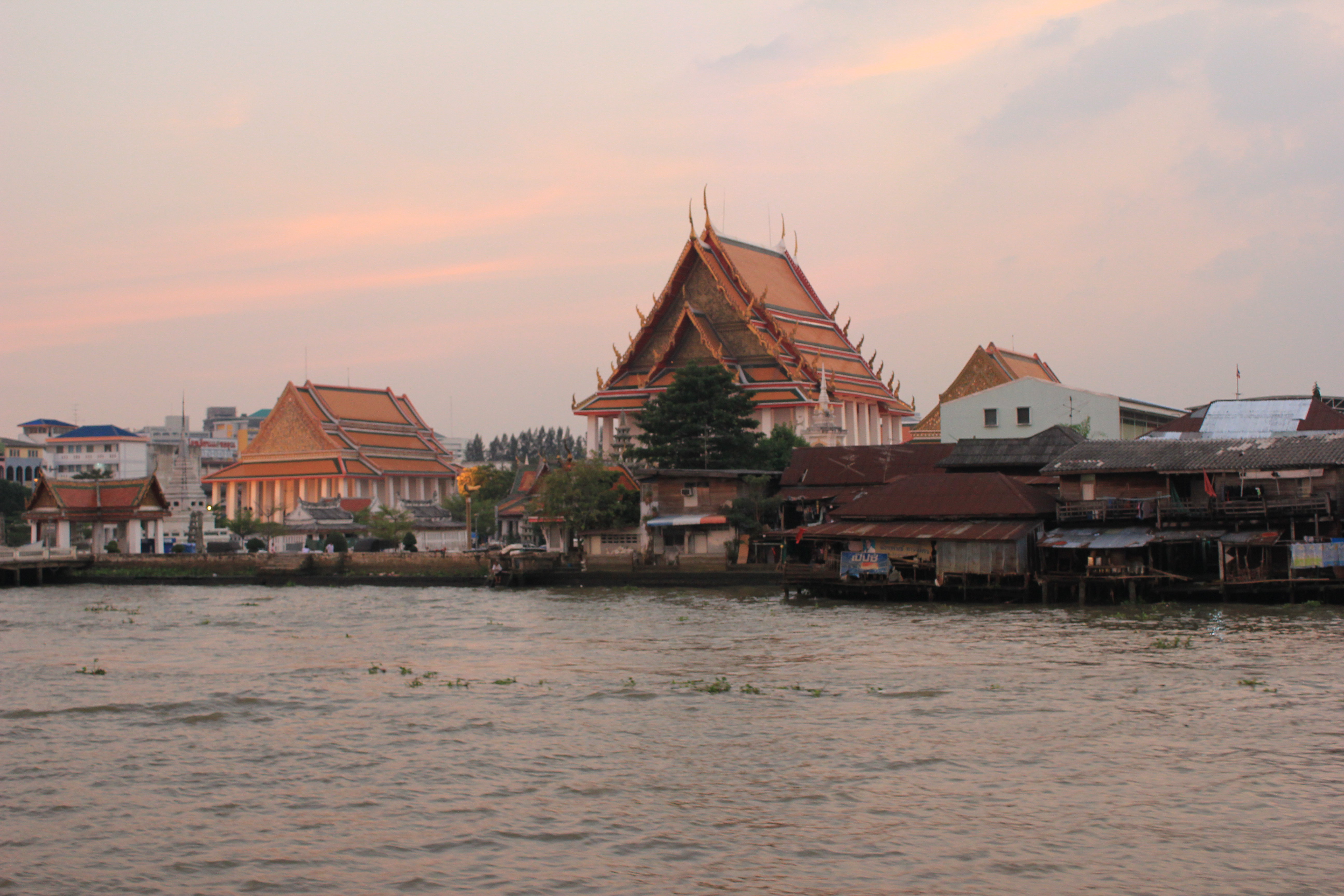 【携程攻略】曼谷湄南河景点,湄南河是泰国河流中水量最大,长度最长的