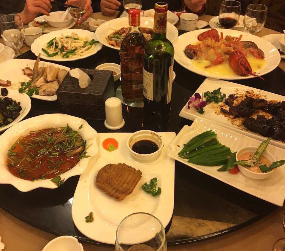 【携程攻略】上海新南华大酒店(五角场店)餐馆,年夜饭已经开始吃起来
