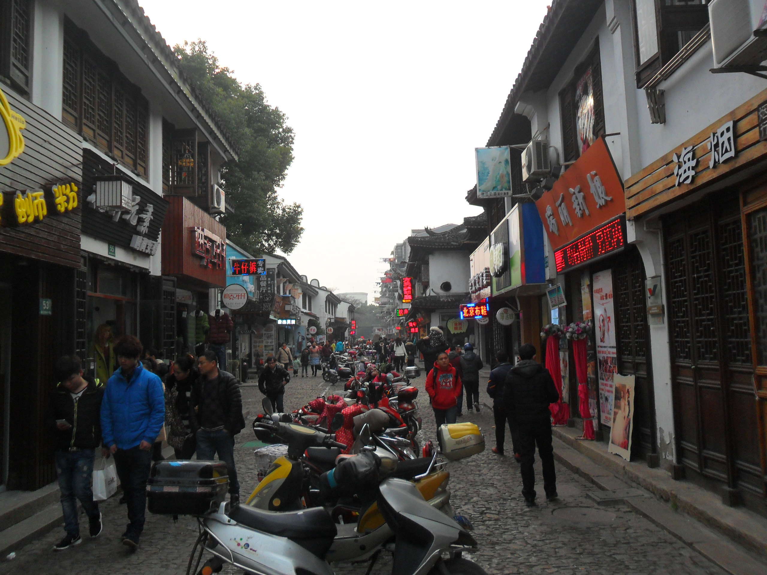 【携程攻略】上海州桥老街景点,嘉定城区内的州桥老街，作为嘉定城区中心，在千步之内汇集了宋、元、…