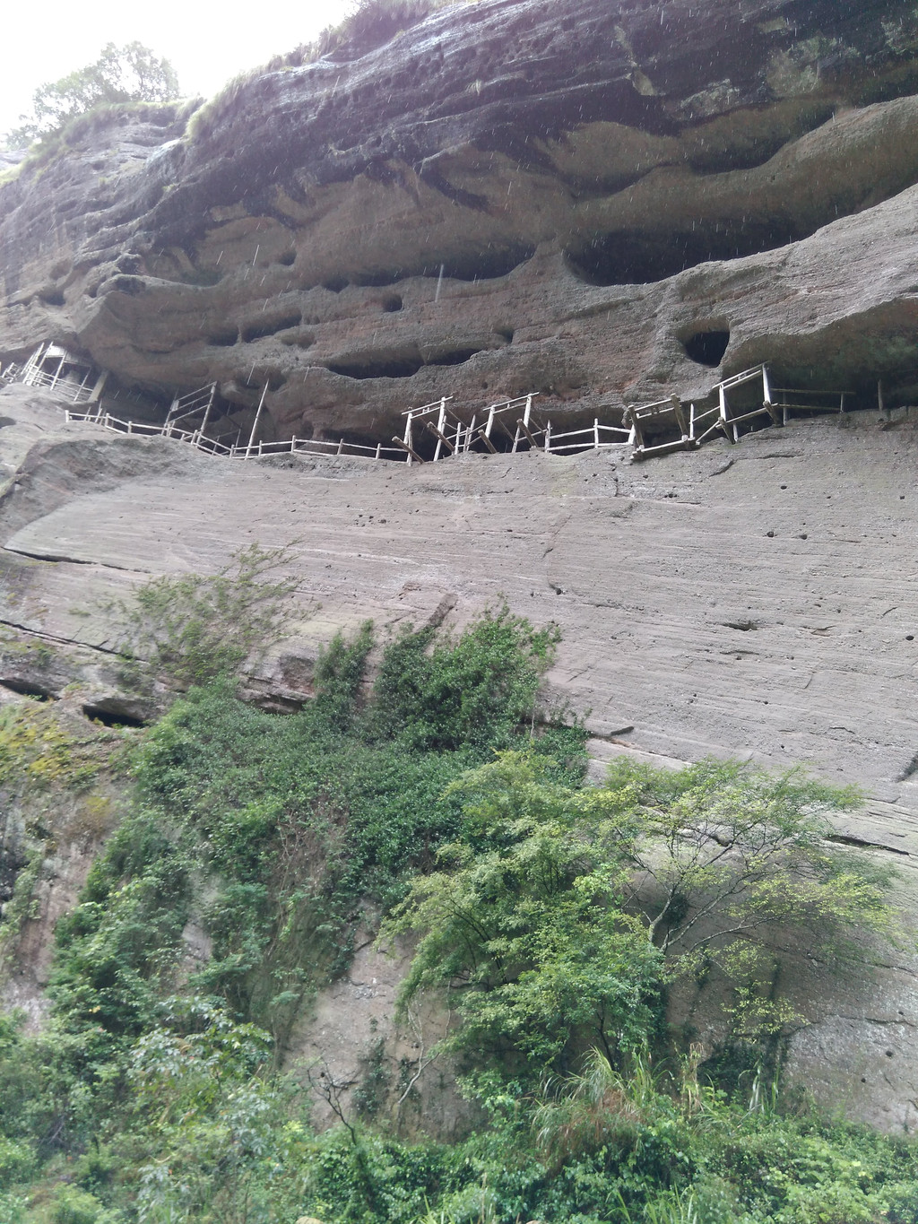 武夷山古崖居遗址图片