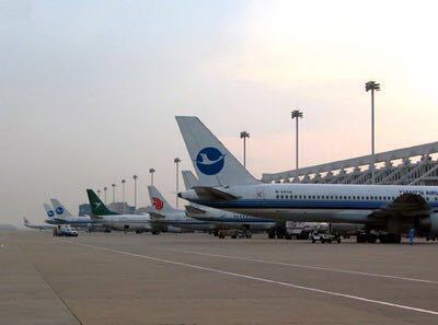 环境很好,吃的东西很多,去汕头或者潮州都是走这个机场