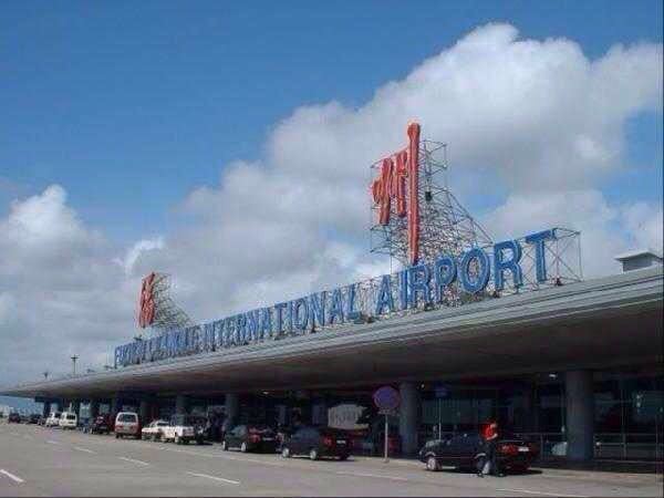 长乐国际机场,除了距离福州市区略远外,其他都挺好,不算太新的航站楼