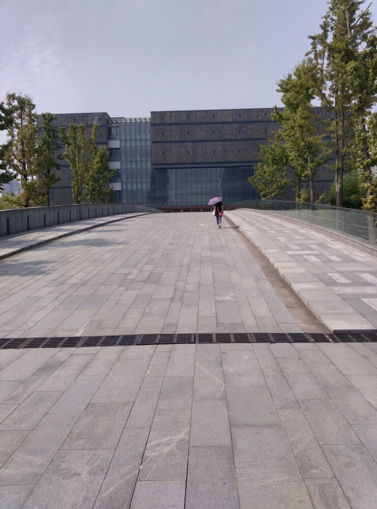 安徽省博物館佔地面積大和安徽省地質博物館相連,有許多很多介紹徽