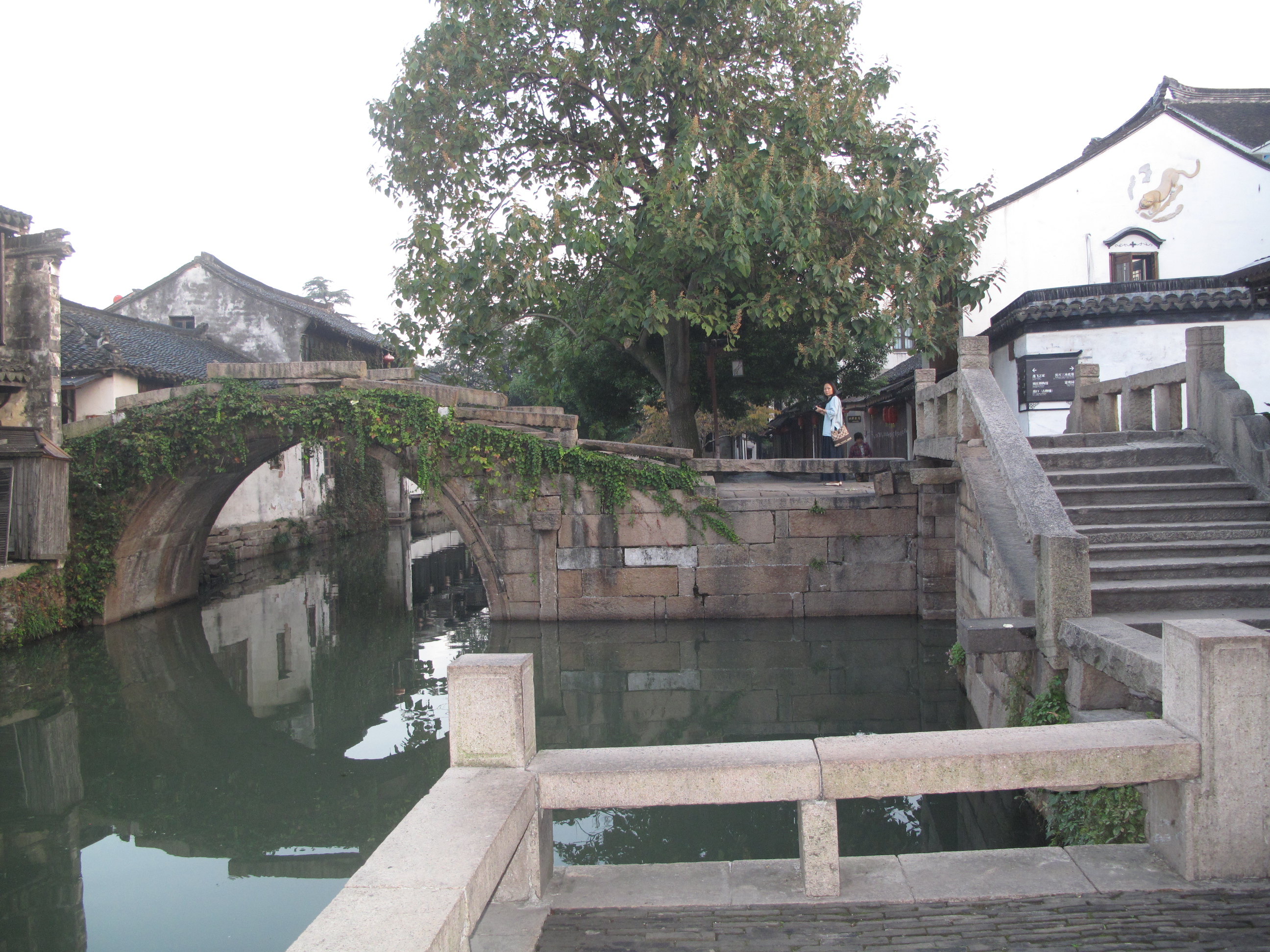 古镇街景河道和桥景 古戏台 沈万三水底墓 周庄的夜 沈厅 张厅 南湖