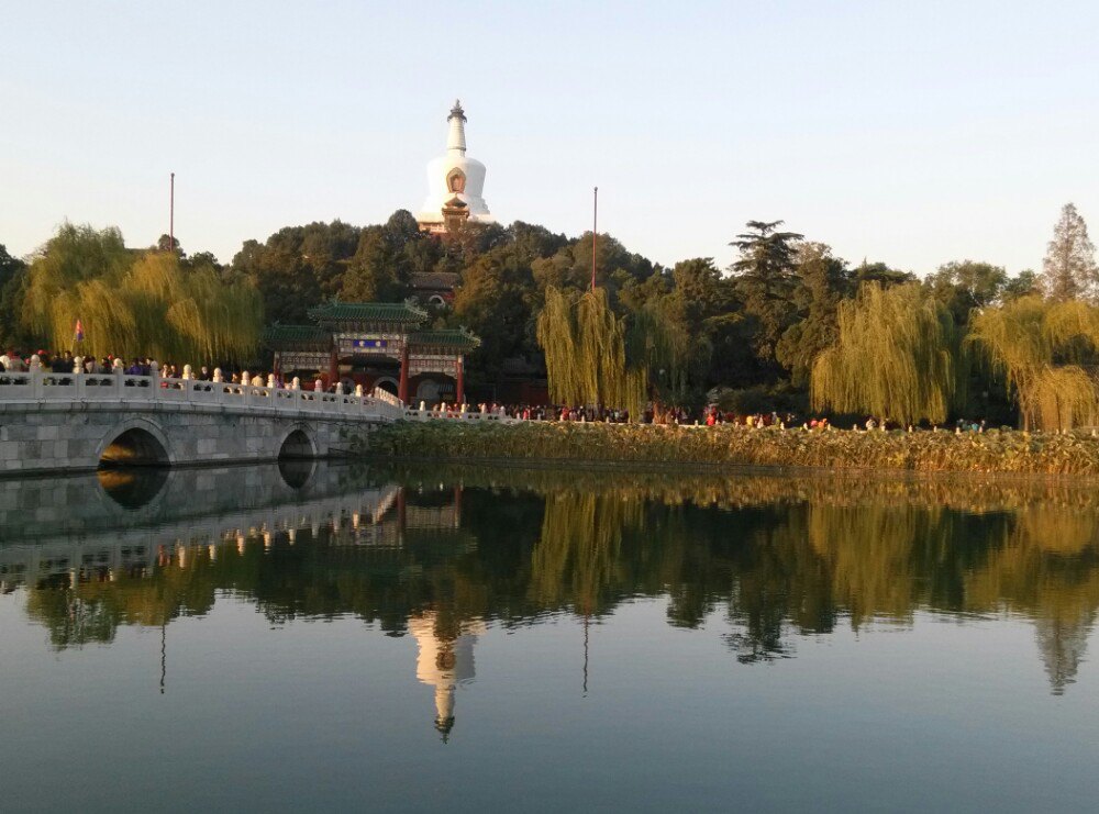 【攜程攻略】北京北海公園景點,皇宮的後花園,天氣好,風景更好.