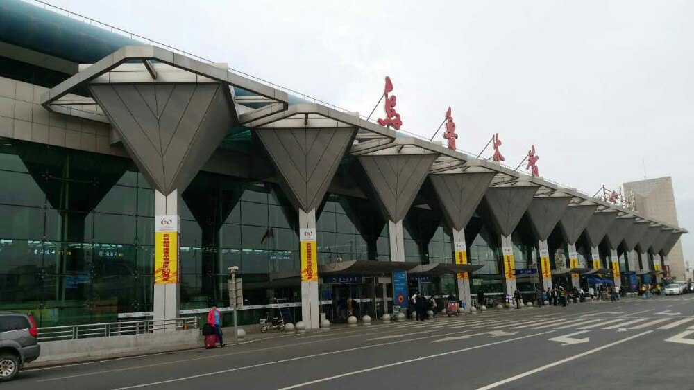 新疆地窝堡机场图片