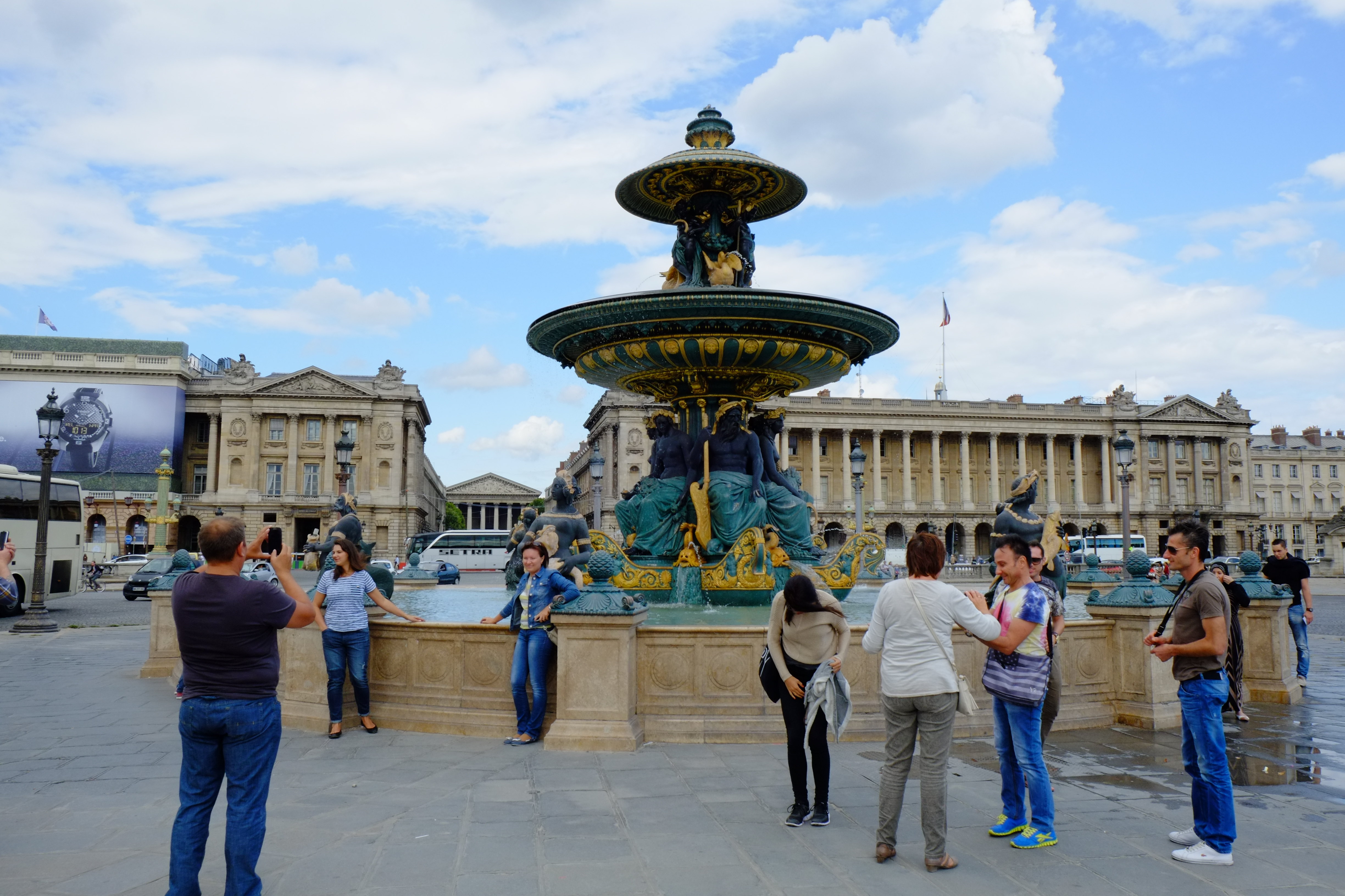 巴黎协和广场是法国最著名广场和世界上最美丽的广场之一
