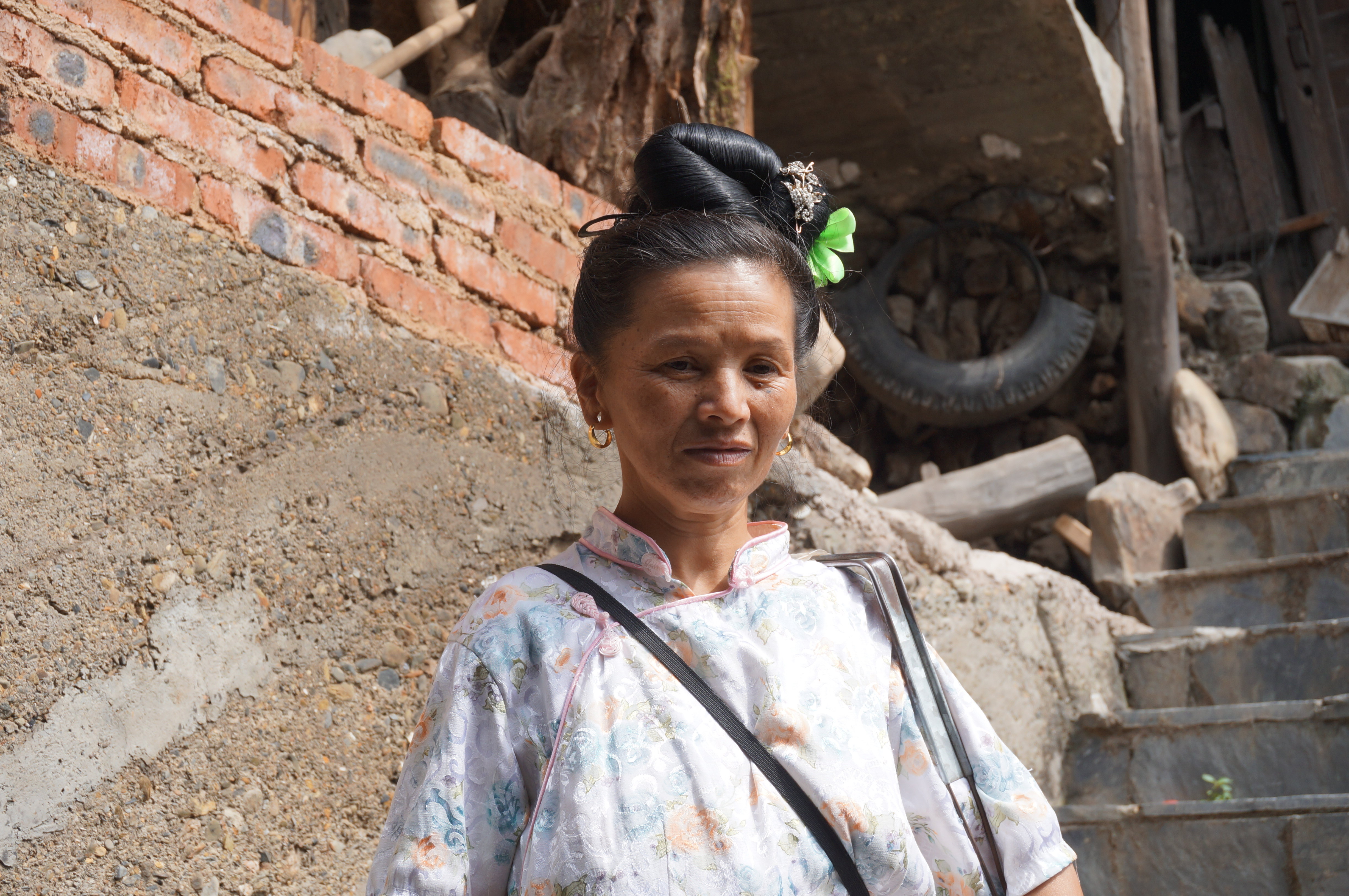 特点是,大耳洞.