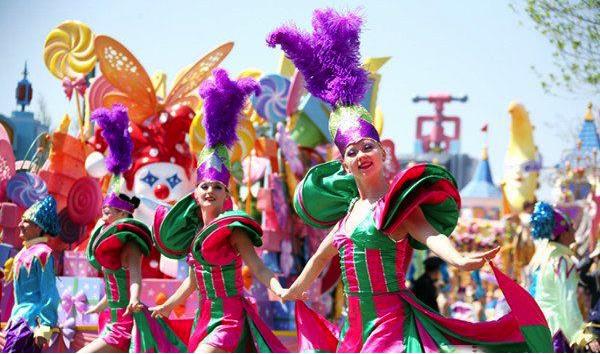 朋友还说届时还有兔女郎在汉街巡游,看来楚河汉街又要热闹啦!