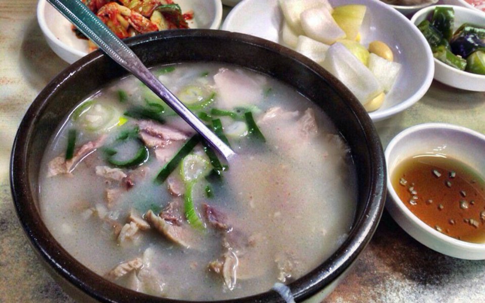 【携程攻略】釜山松亭3代猪肉汤饭适合单独旅行去吃