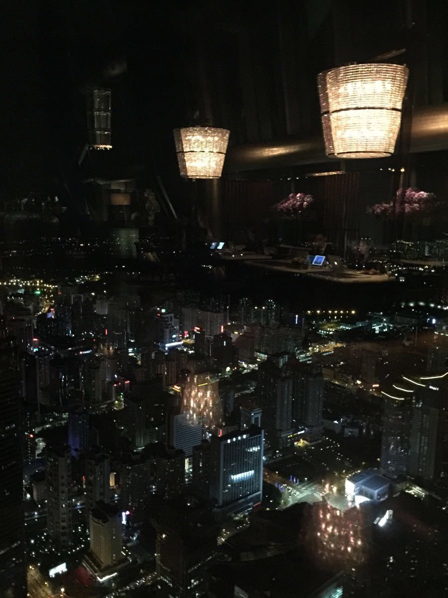 【携程攻略】深圳京基100大厦购物,楼顶酒吧很不错,风景好美,服务员都