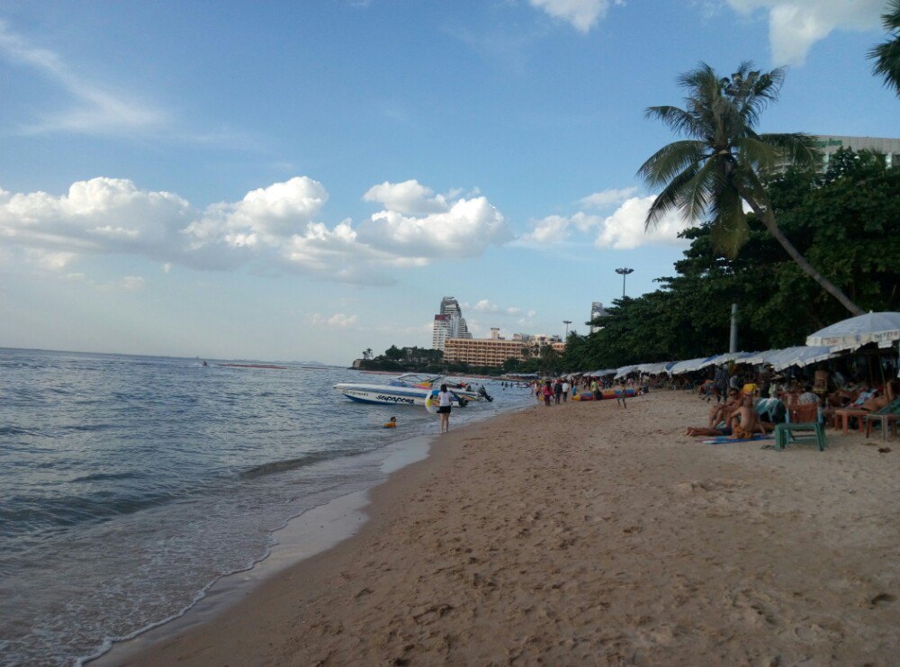 【携程攻略】春武里府芭提雅海滩景点,很不错的城市!