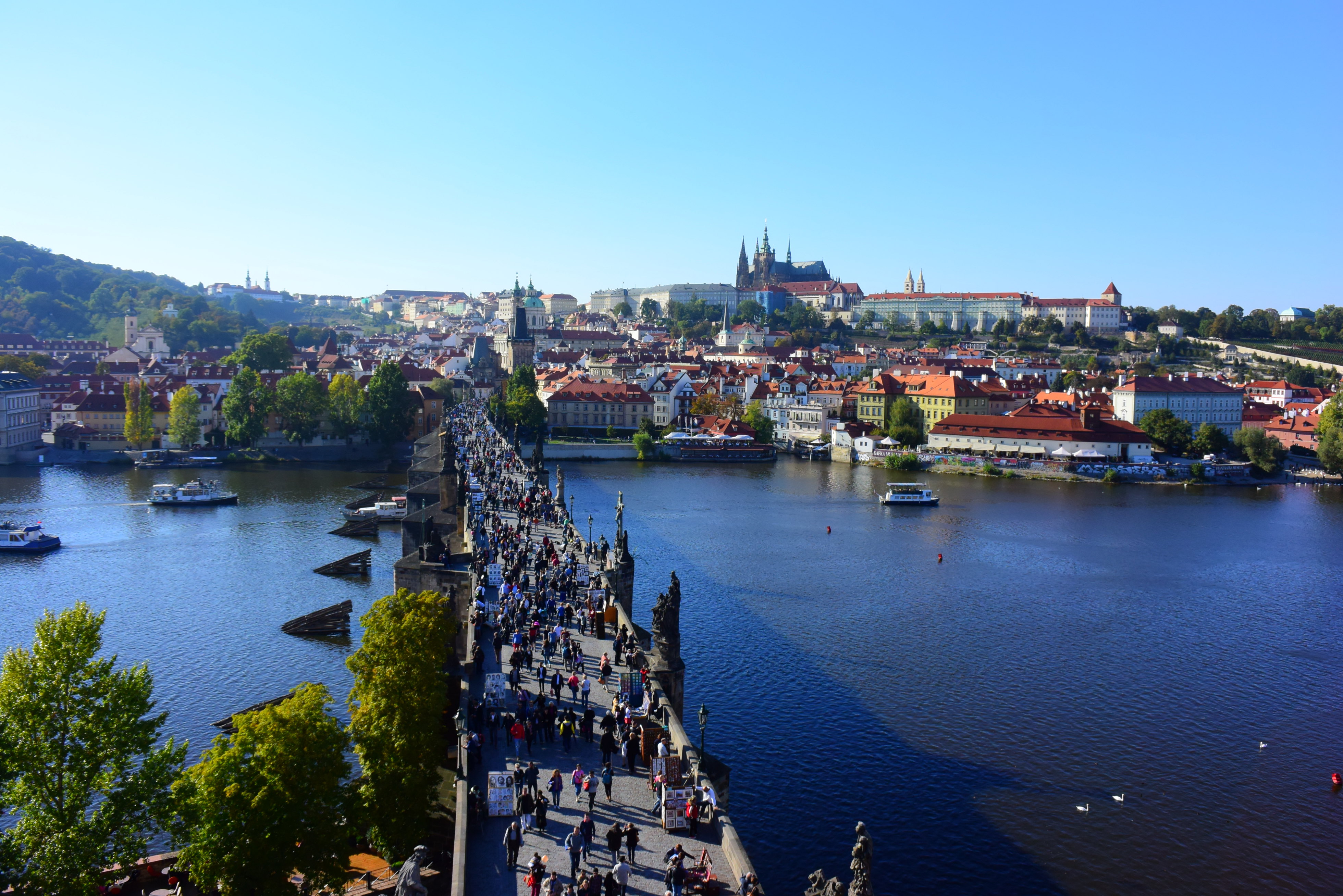 【携程攻略】布拉格查理大桥适合朋友出游旅游吗,查理大桥朋友出游