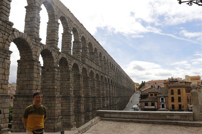 参观西班牙国家名片:塞戈维亚古罗马引水渠!西