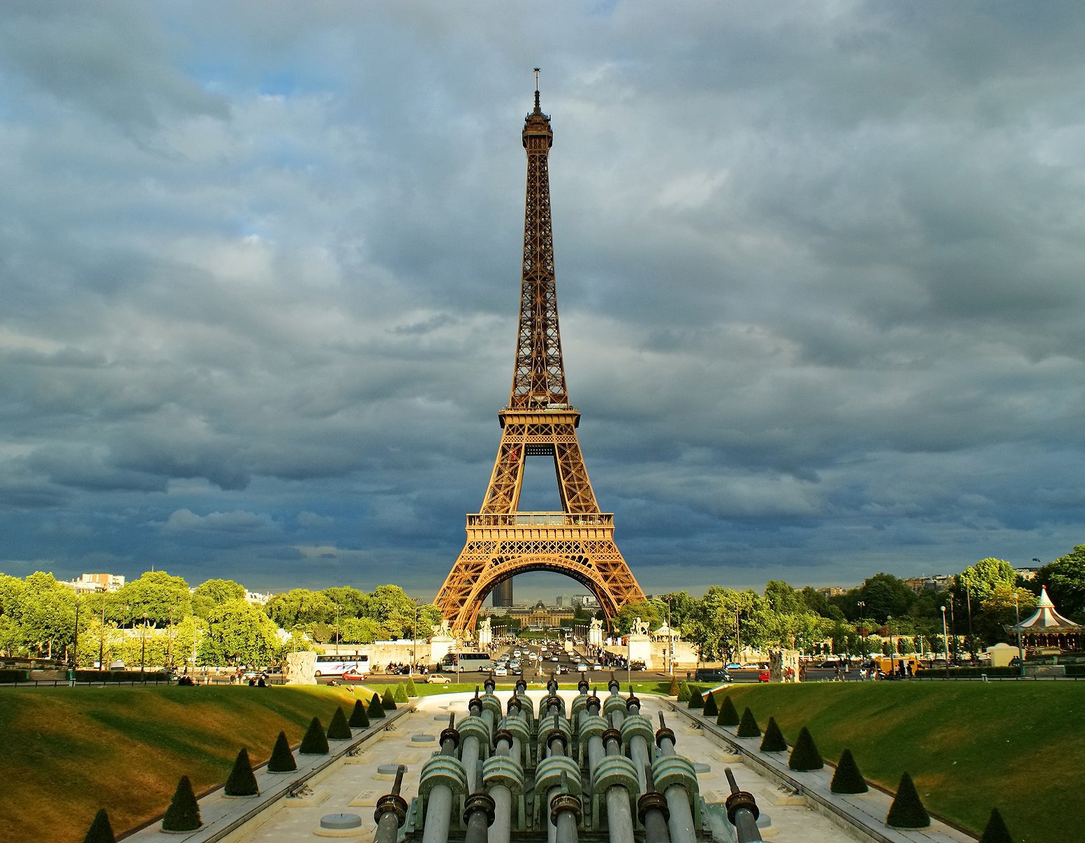 2023艺术桥游玩攻略,巴黎塞纳河上最美丽的一座桥...【去哪儿攻略】