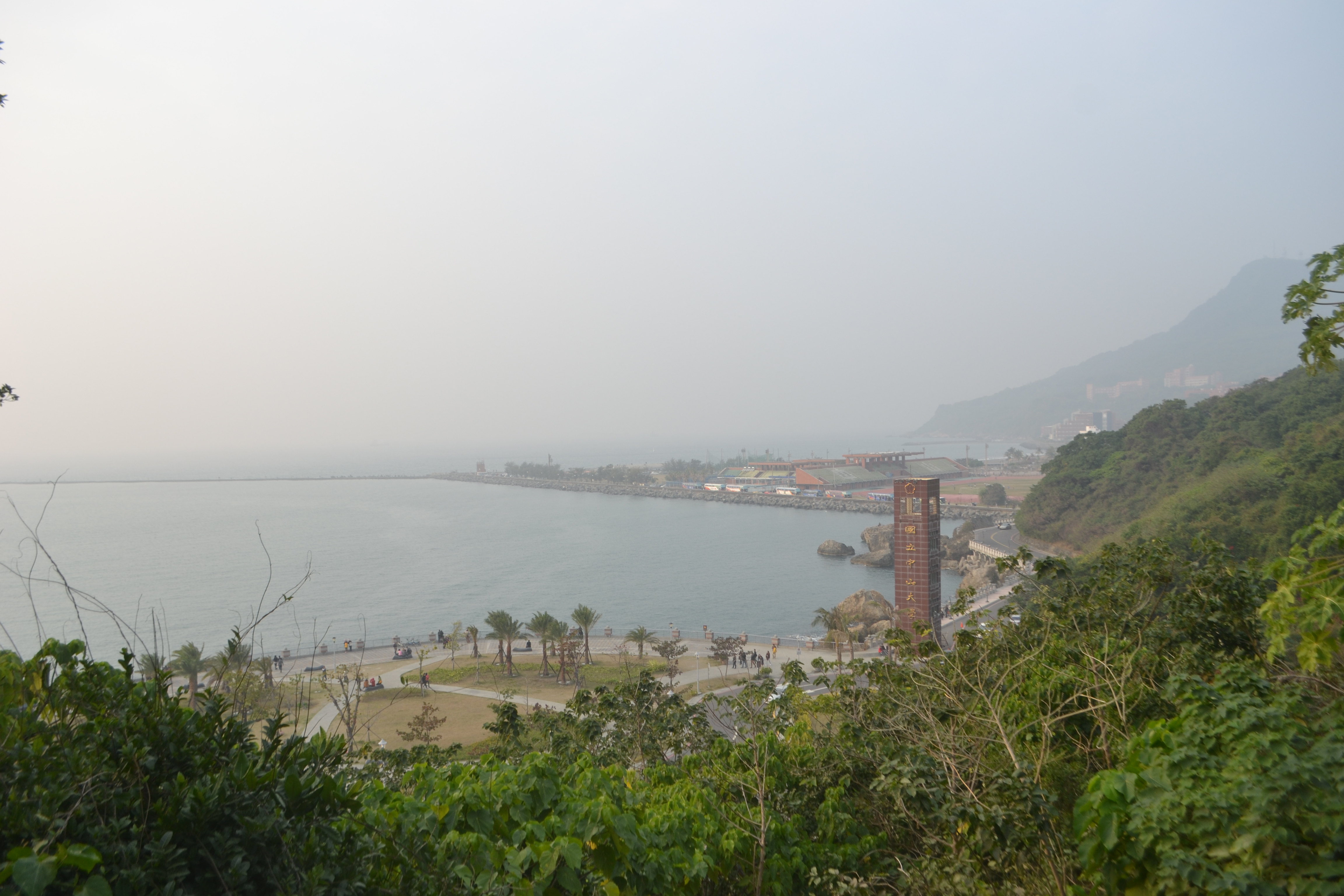 【携程攻略】高雄西子湾风景区景点,要在台湾看夕阳，北有淡水河，南有西子湾。这里是旗津岛与高雄港进入…