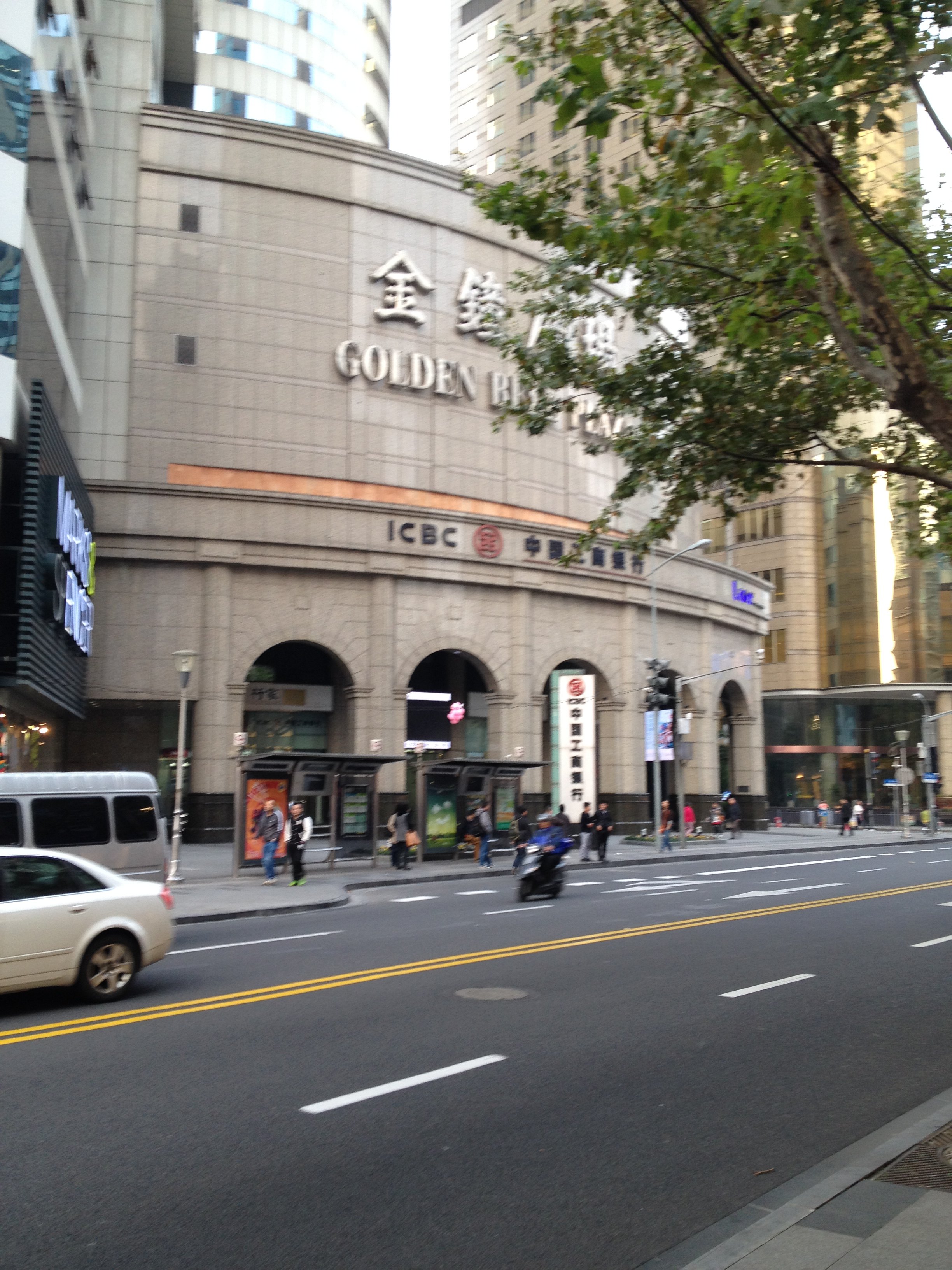 【携程攻略】上海淮海路商业街购物,淮海路是上海另一个非常有名的