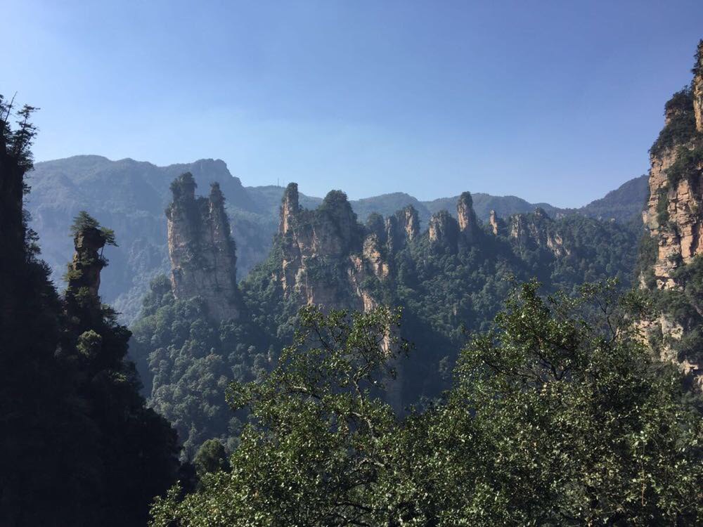 千里重峦美如画 万山天成自成景