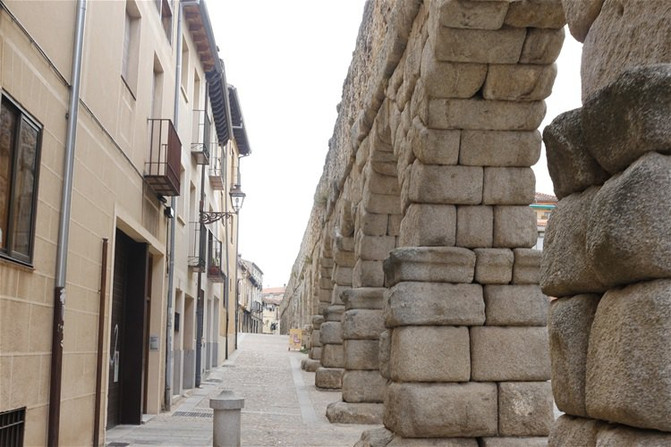 参观西班牙国家名片:塞戈维亚古罗马引水渠!西