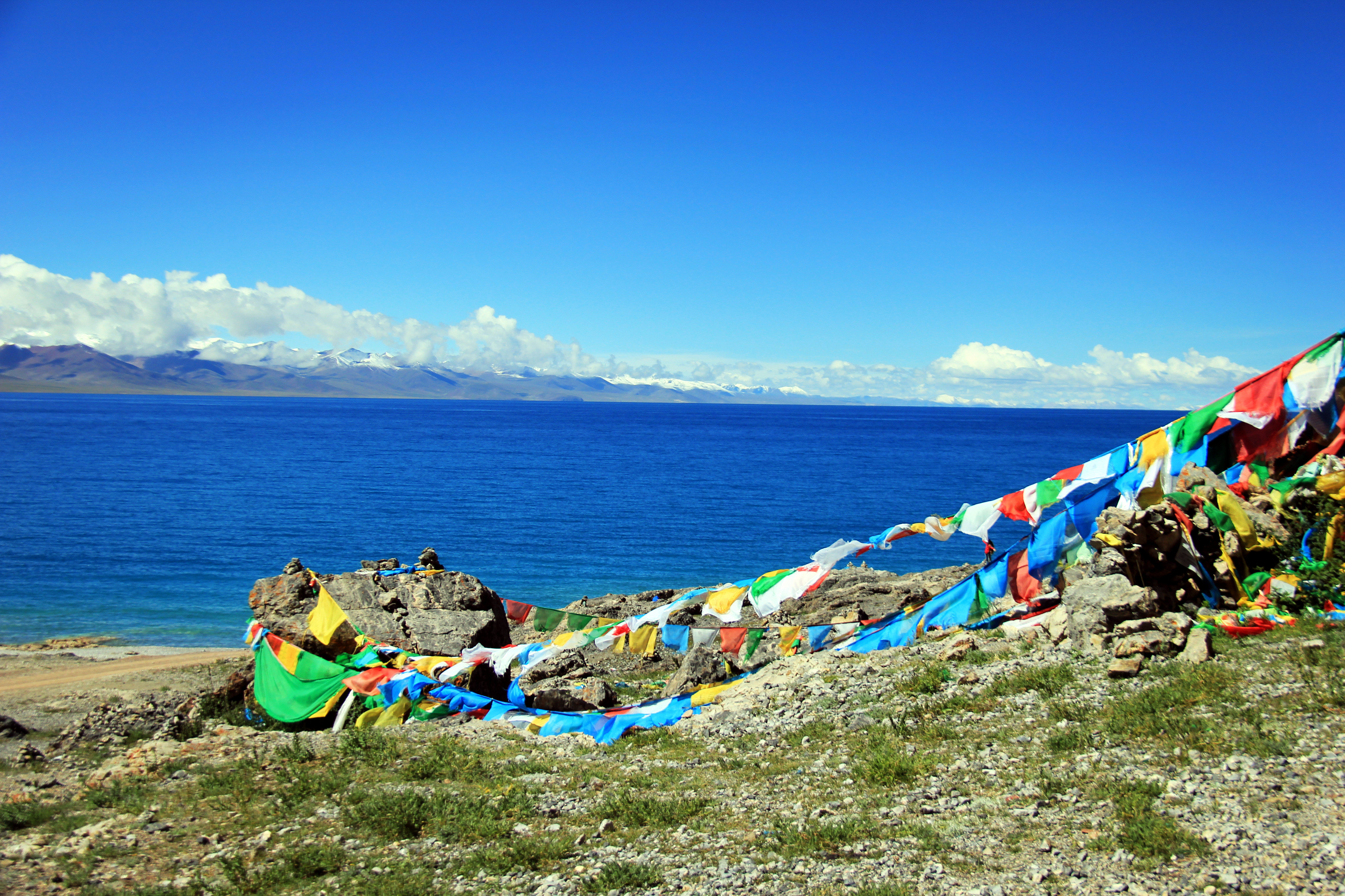【携程攻略】当雄纳木措景点,纳木错,湖内绿水清漪,鱼儿跳跃;湖边远眺