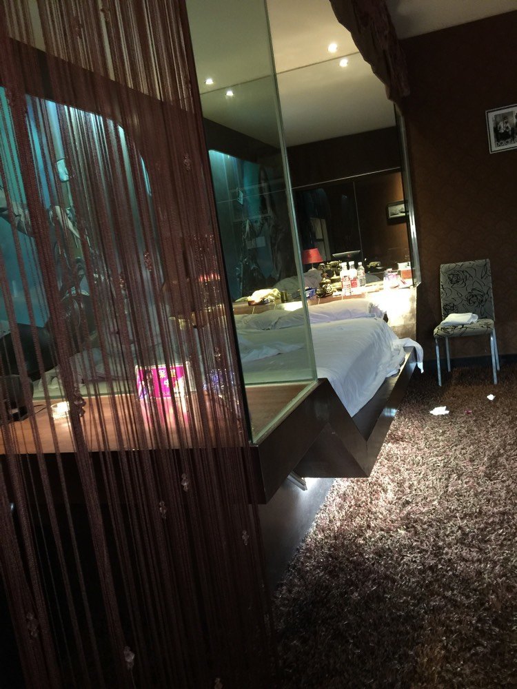 衢州柯城米兰假日主题酒店