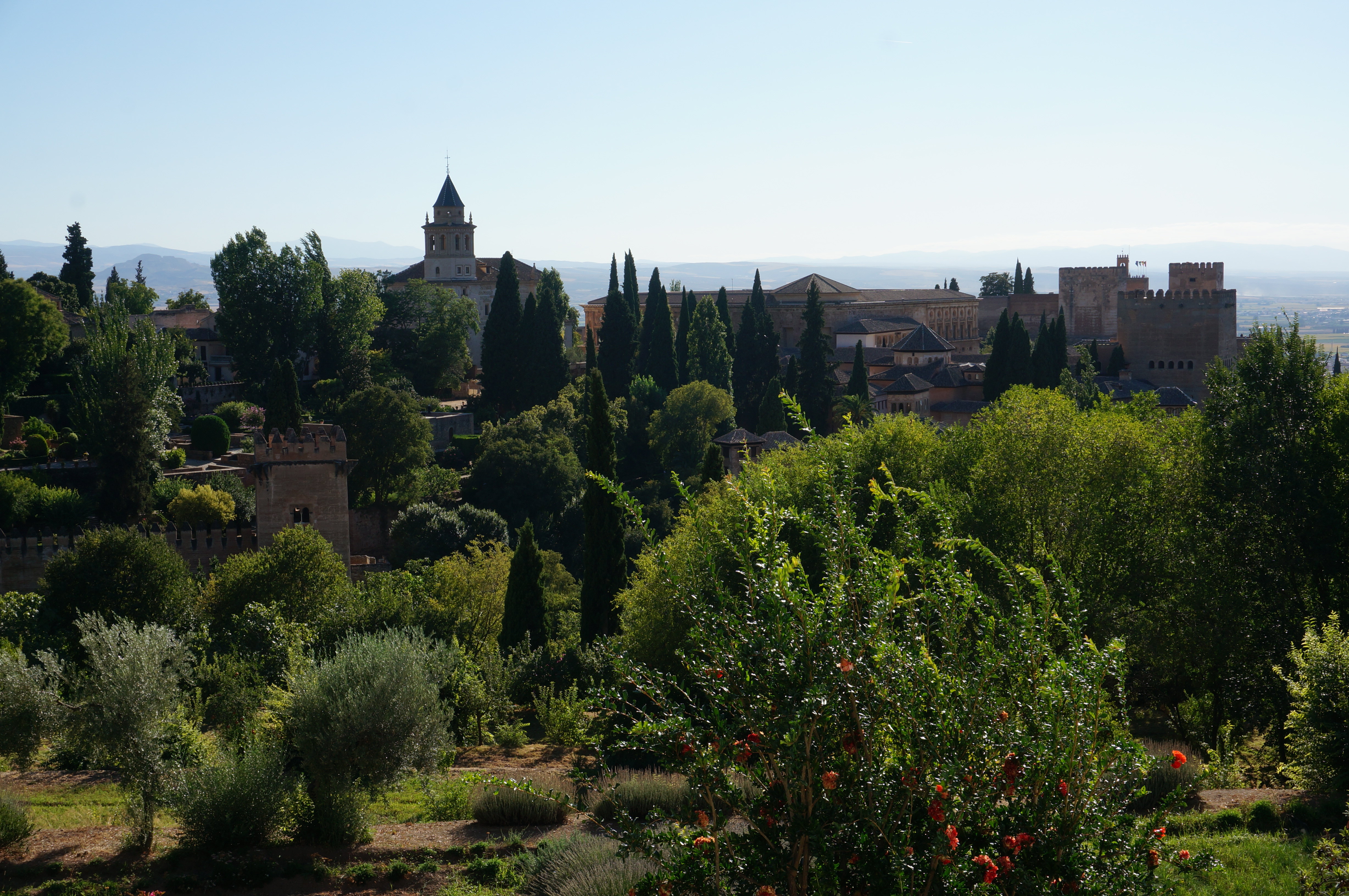 阿尔罕布拉宫(la alhambra)的名字源于阿拉伯